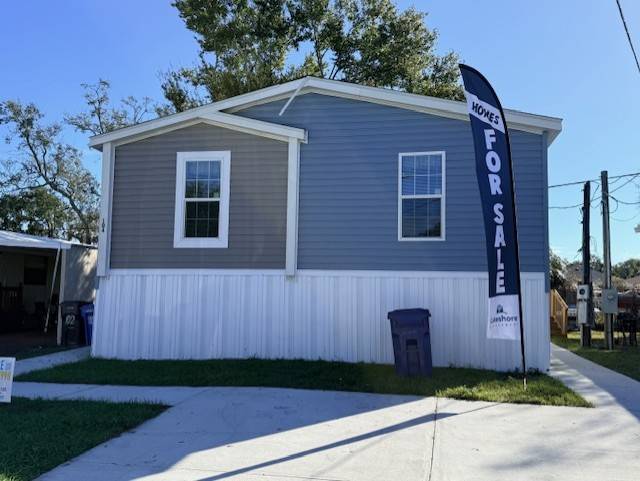 Tampa, FL Mobile Home for Sale located at 9315 Memorial Hwy Bay West Club